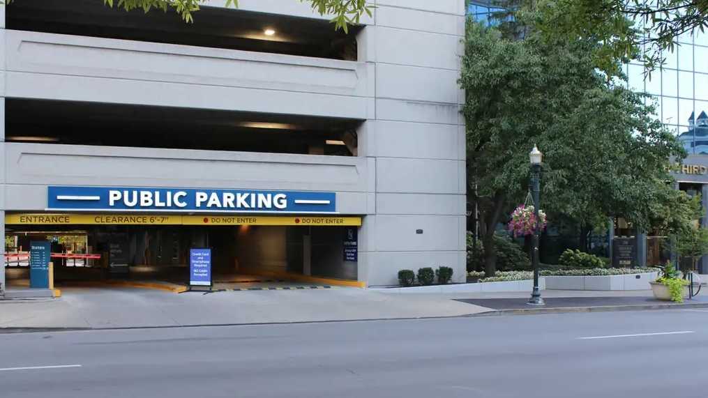 (M) LEXINGTON FINANCIAL (MA) - 230 West Main Garage
