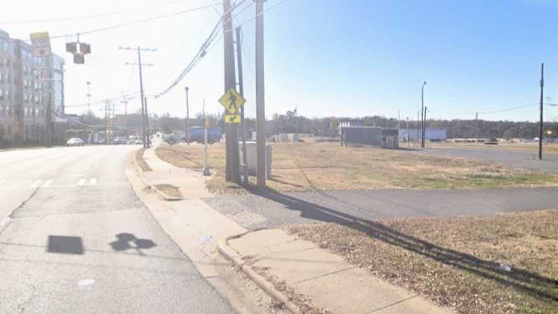 (M) 2308 S TRYON ST LOT
