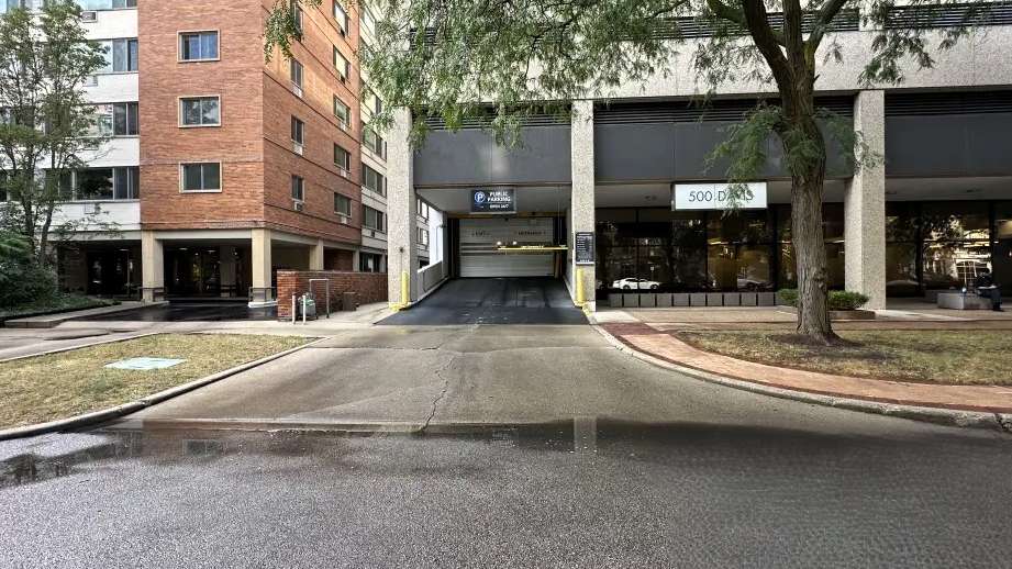 500 DAVIS STREET