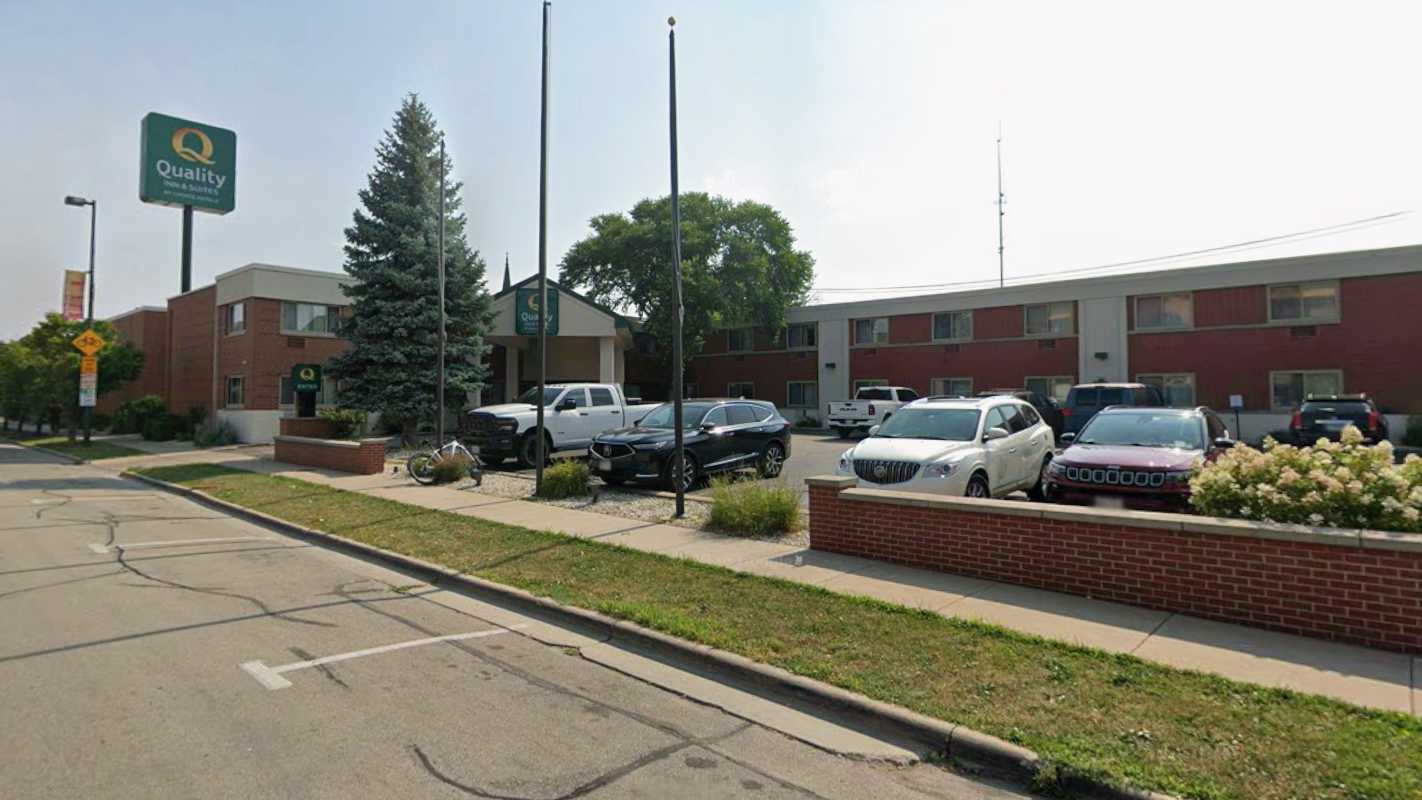 Quality Inn & Suites - 321 S Washington St Lot