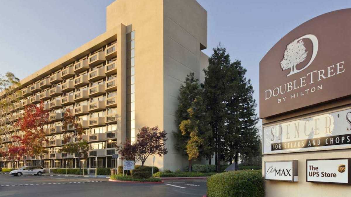 DoubleTree by Hilton San Jose Airport Parking
