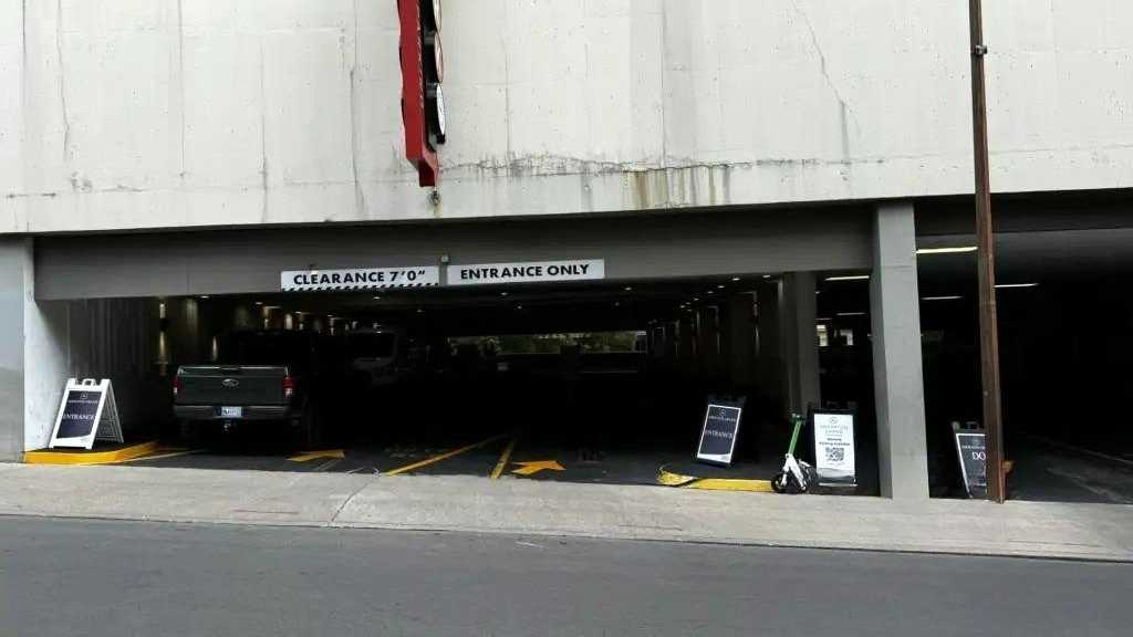 Sheraton Grand Nashville_623 Union St Parking
