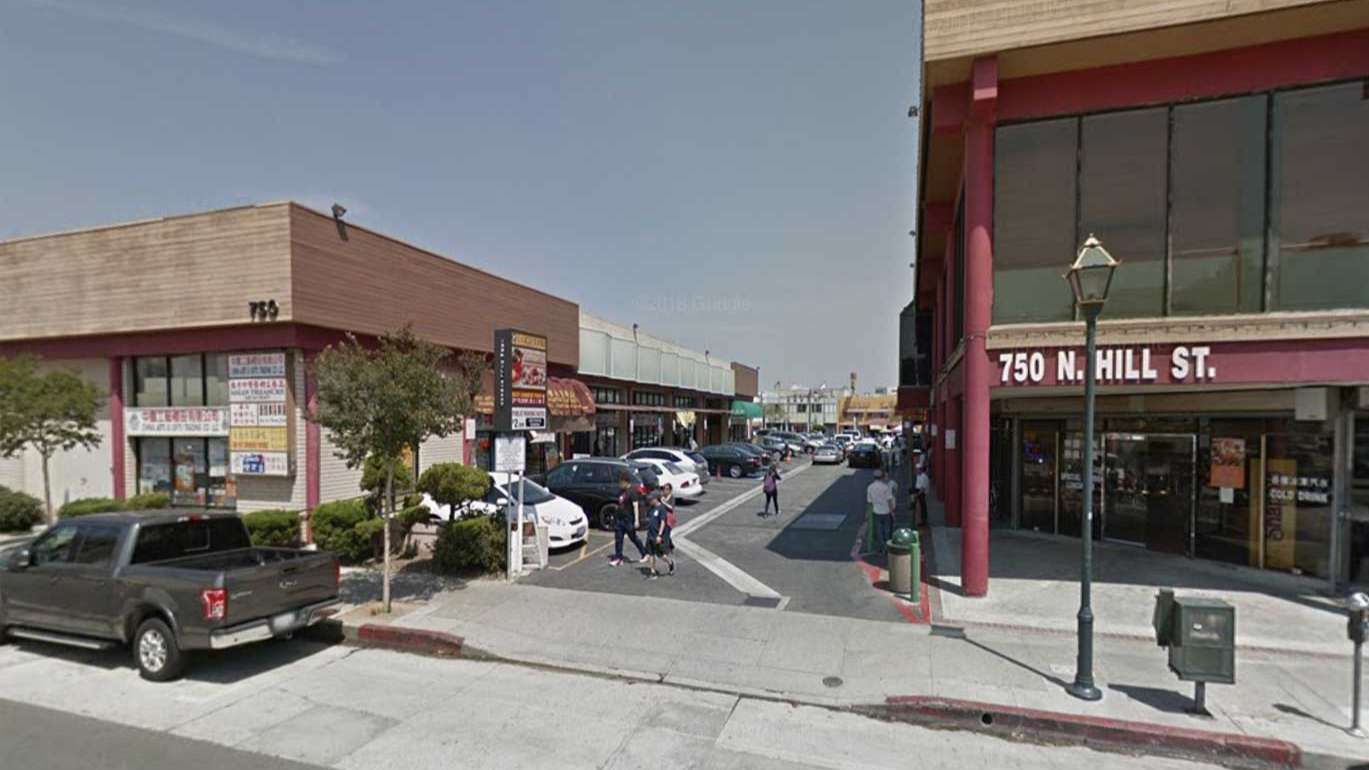 743 N Bdwy. (750 N Hill St.) Parking