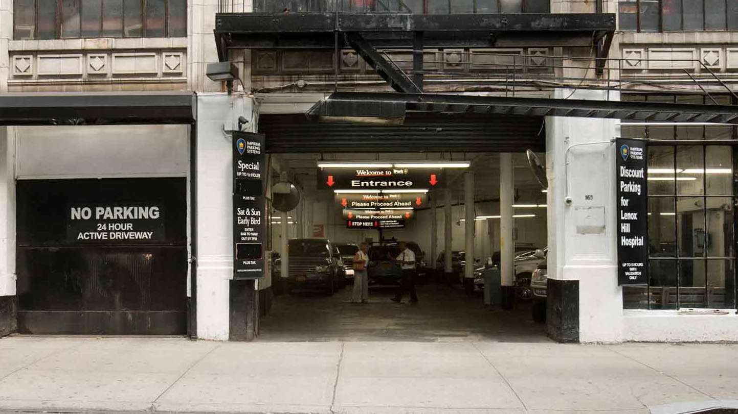 165 EAST 77 ST GARAGE CORP Parking