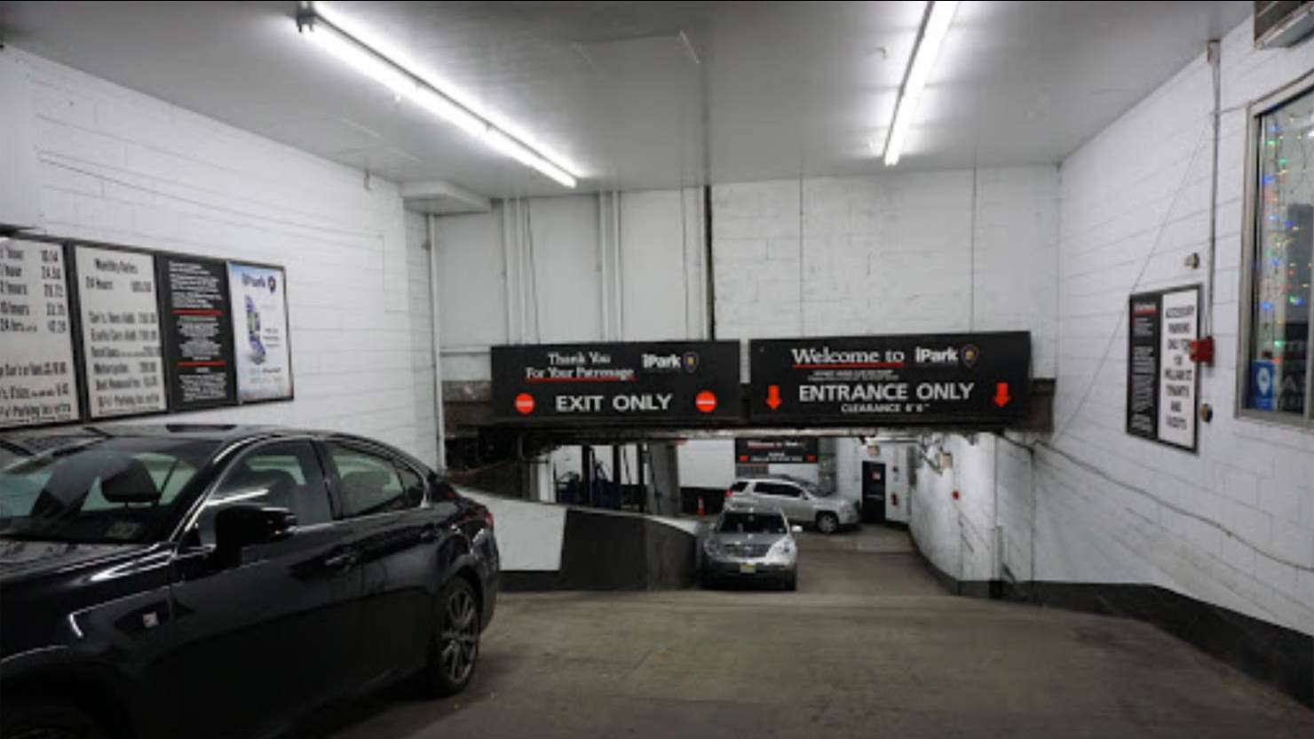 100 WILLIAM GARAGE CORP Parking
