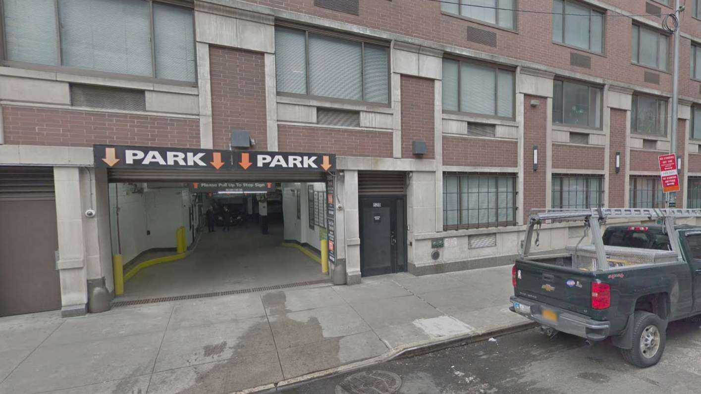 520 WEST PARKING CORP