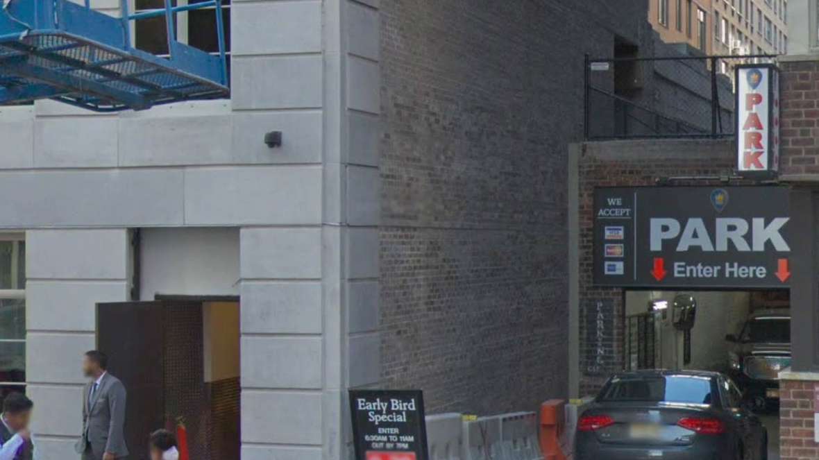 30 GARAGE CORP Parking