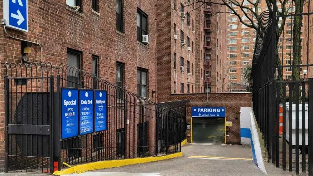 350 E 30th St Valet Parking