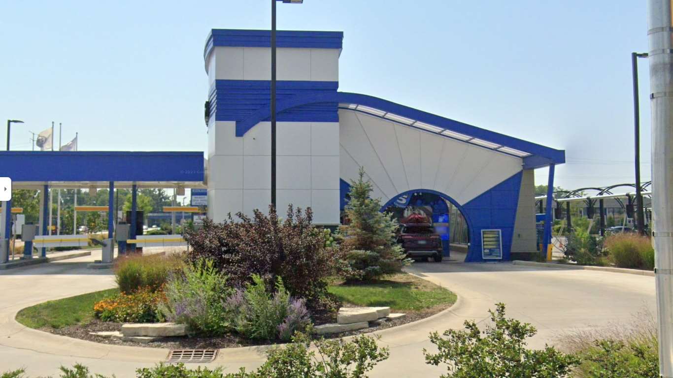 Take 5 Car Wash - 539 - West Allis-W Lapham