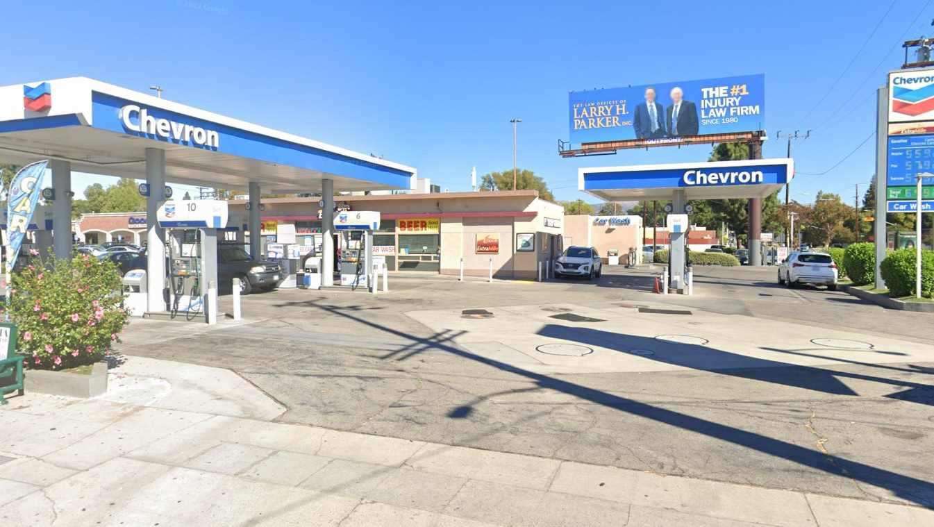 Joes Mobile Inc. Chevron - Winnetka