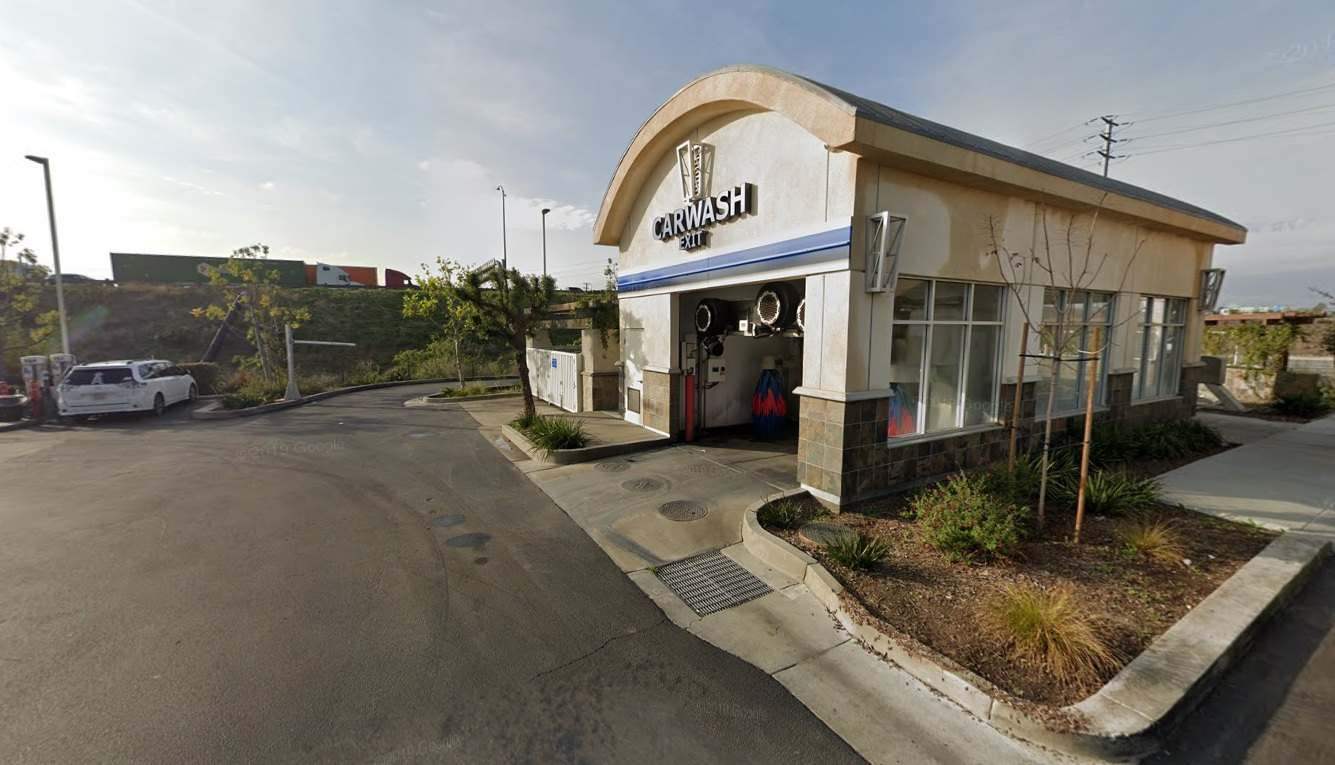 Arco Ontario- 5020 E 4th St