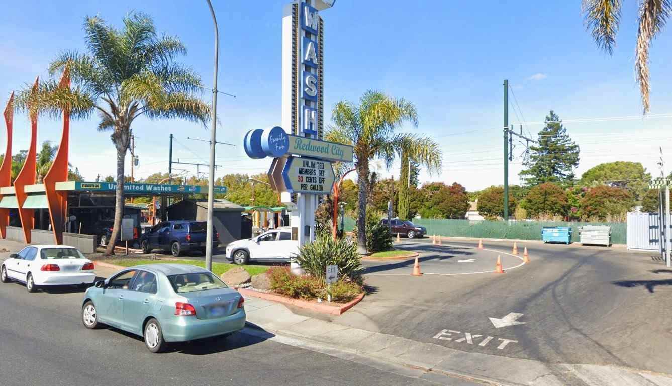 Redwood City Car Wash- 215 El Camino Real