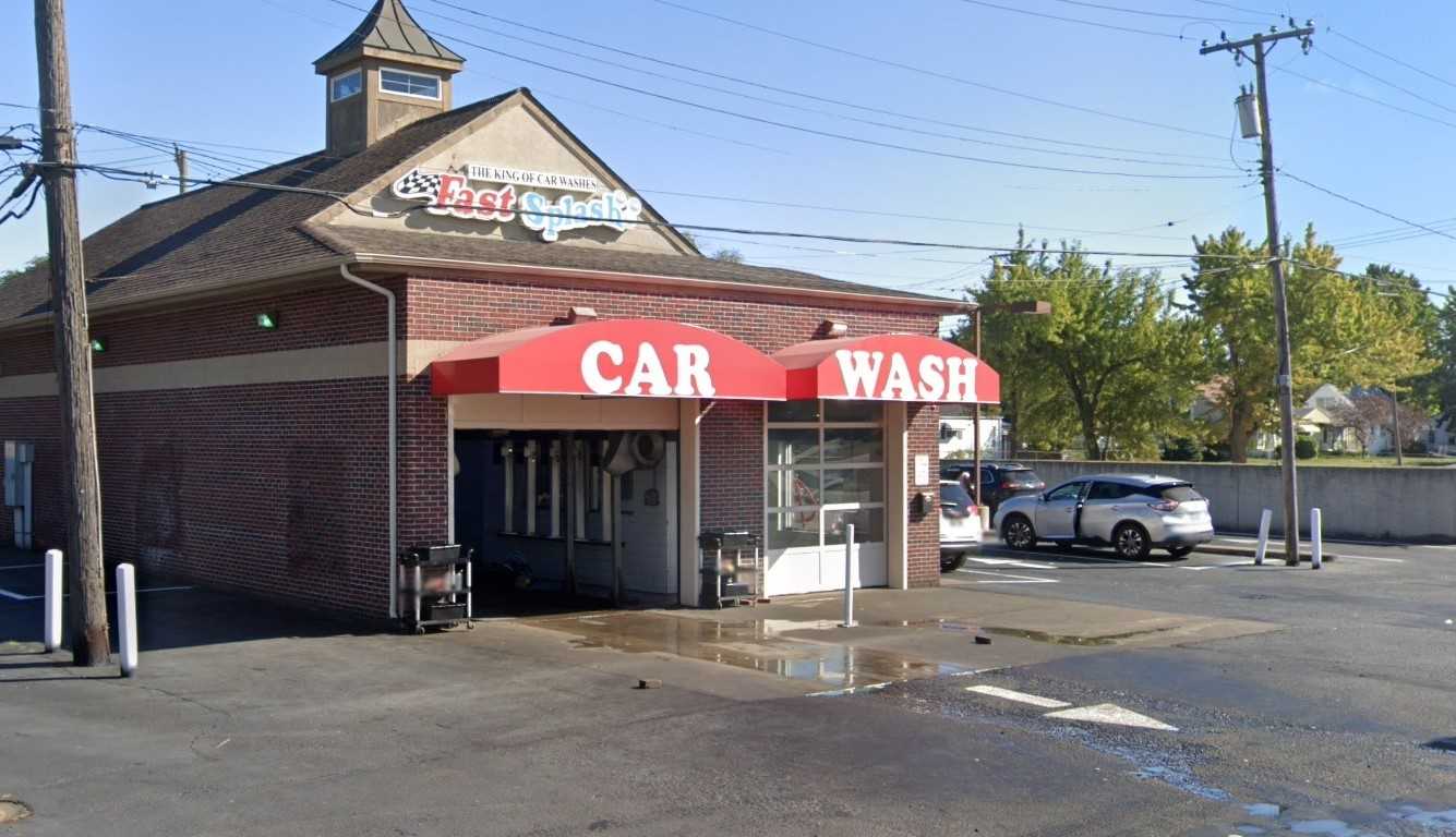 Fast Splash- 12495 E 8 Mile Rd