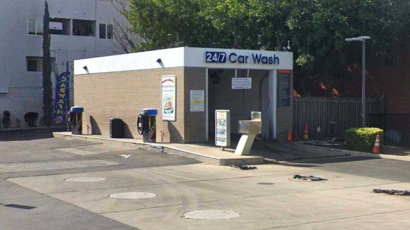 Mobil Car Wash- Canoga Park