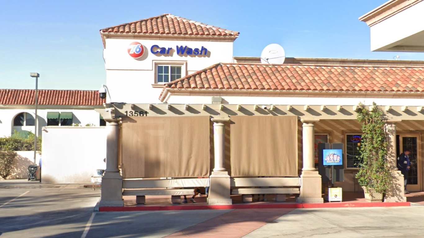 Tustin 76 Auto Wash- 13561 Newport Ave