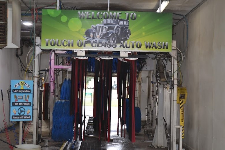 Touch of Class Auto Wash -  Muskegon Apple Ave