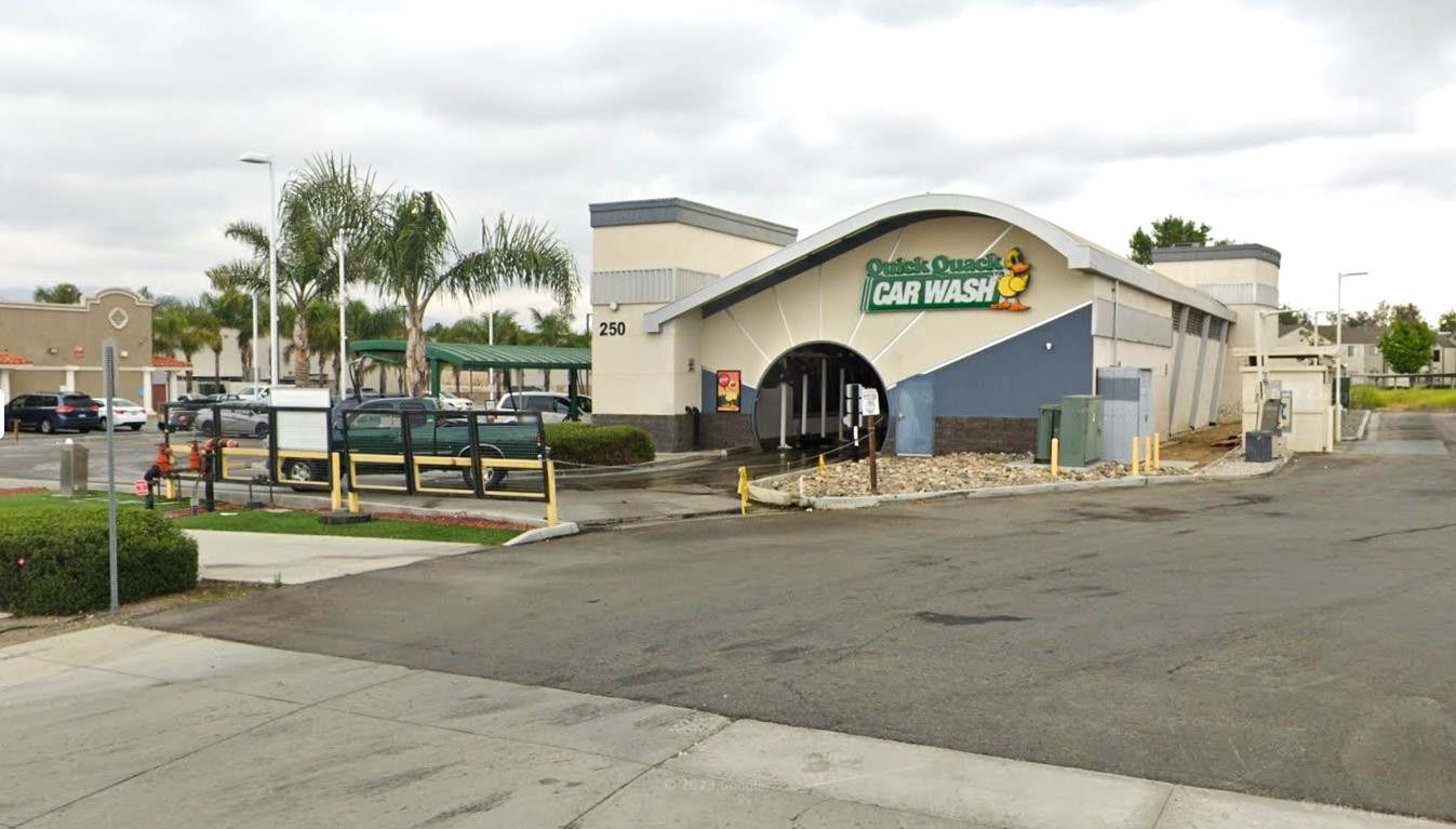 Quick Quack Car Wash - Hemet