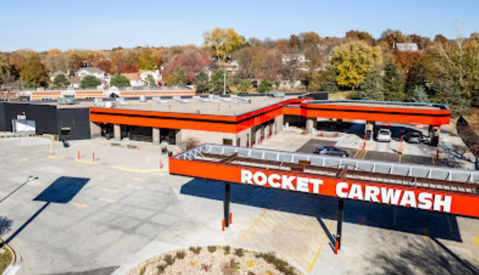 Rocket Car Wash - 140th and Center