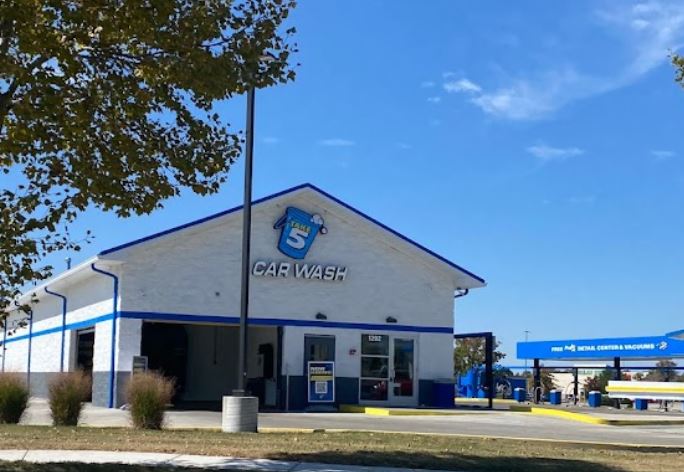 Magic Tunnel Express Car Wash - 524 - Piqua-E Ash
