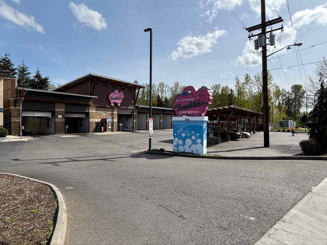 Elephant Touchless Car Wash - A Street South