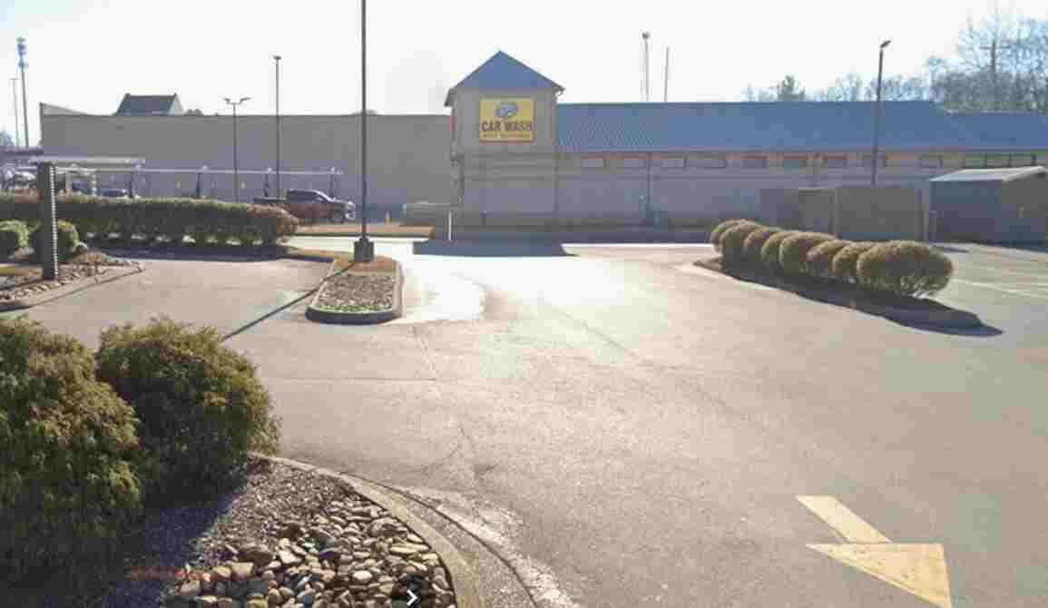 Zips Car Wash - 220 S Hall Rd