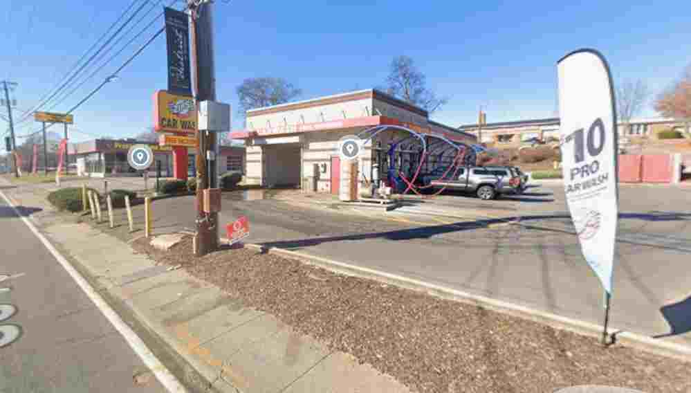 Zips Car Wash - 5615 Kingston Pike