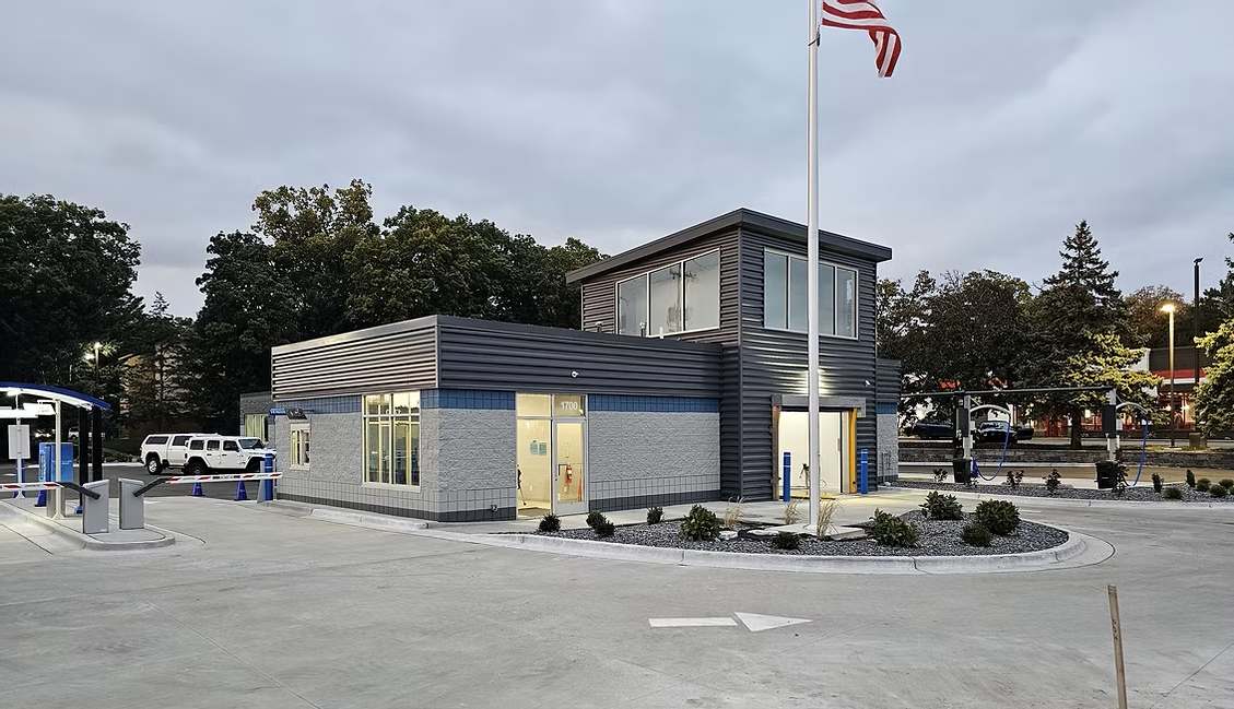 Touch of Class Auto Wash -  Muskegon Apple Ave