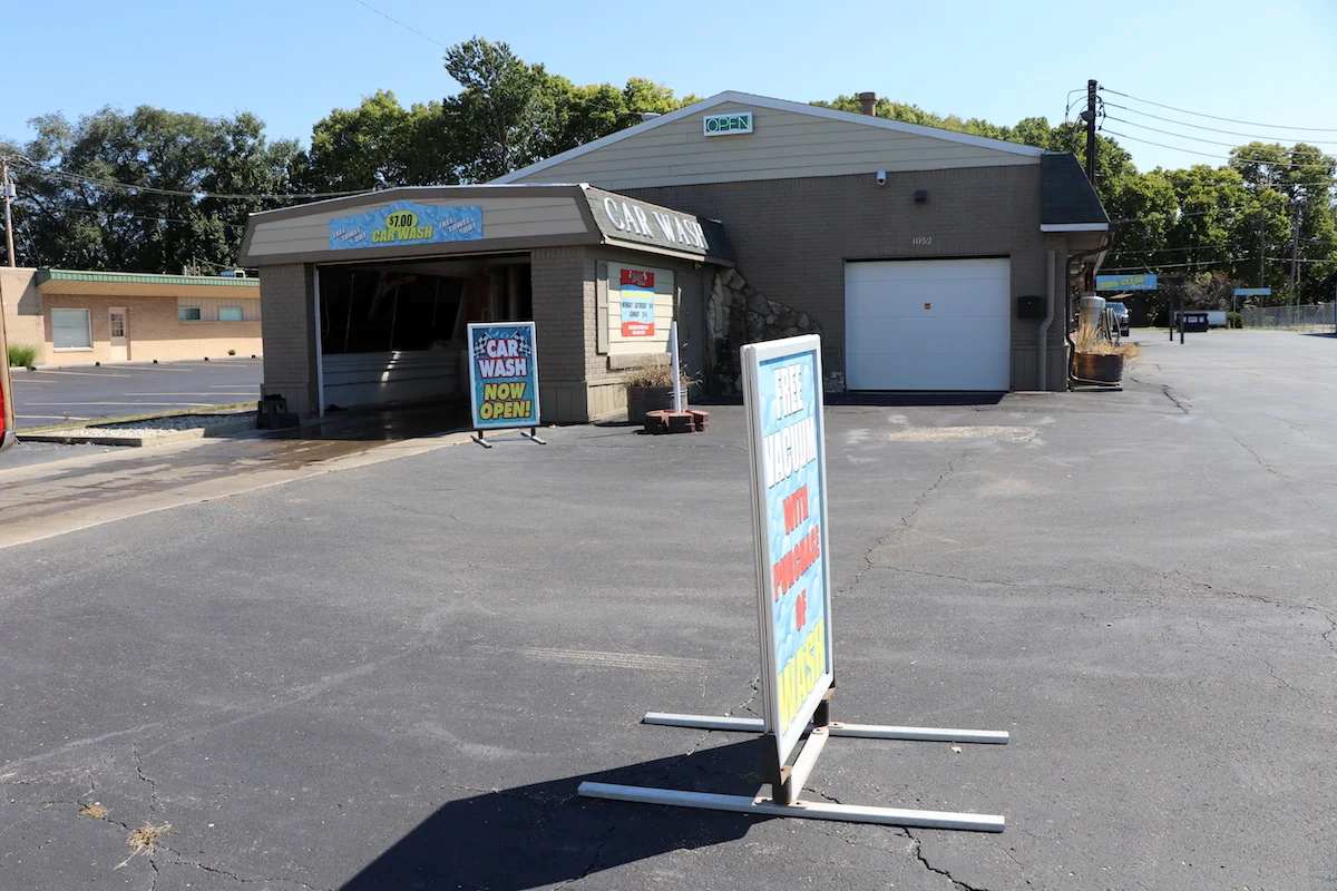 Dean's Car Wash - Fairborn