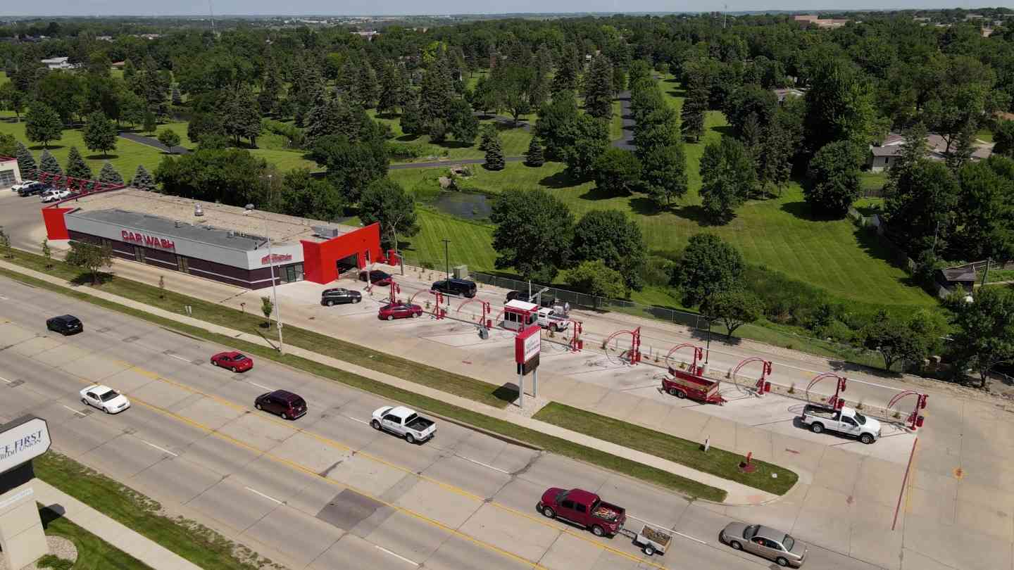 Silver Star Car Wash - 3900 E 10th St, Sioux Falls