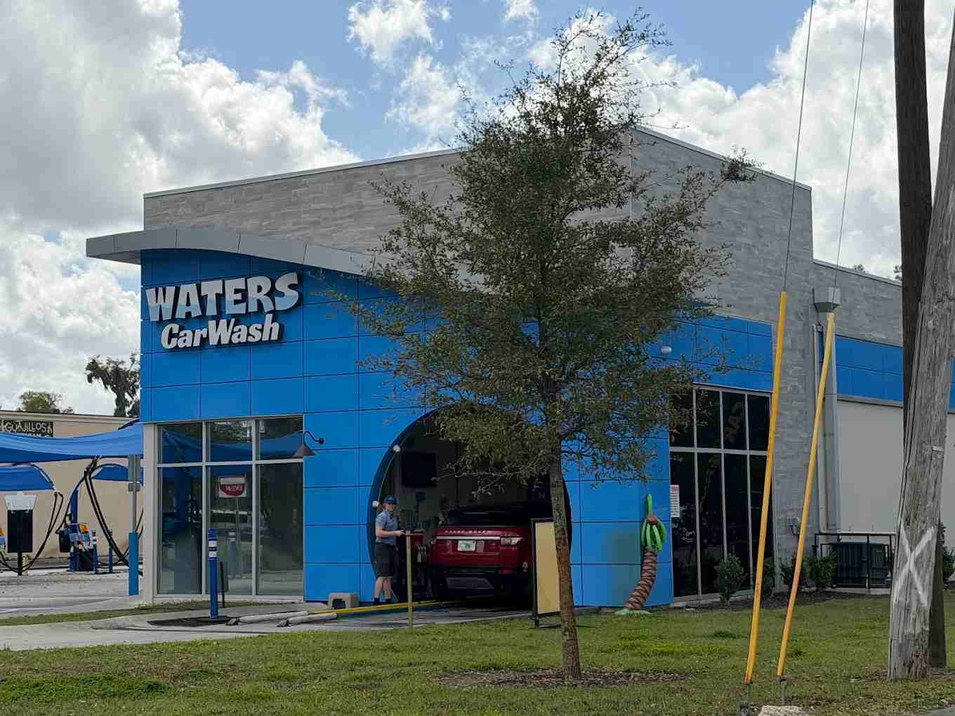 Waters Car Wash - 1712 N Woodland Blvd