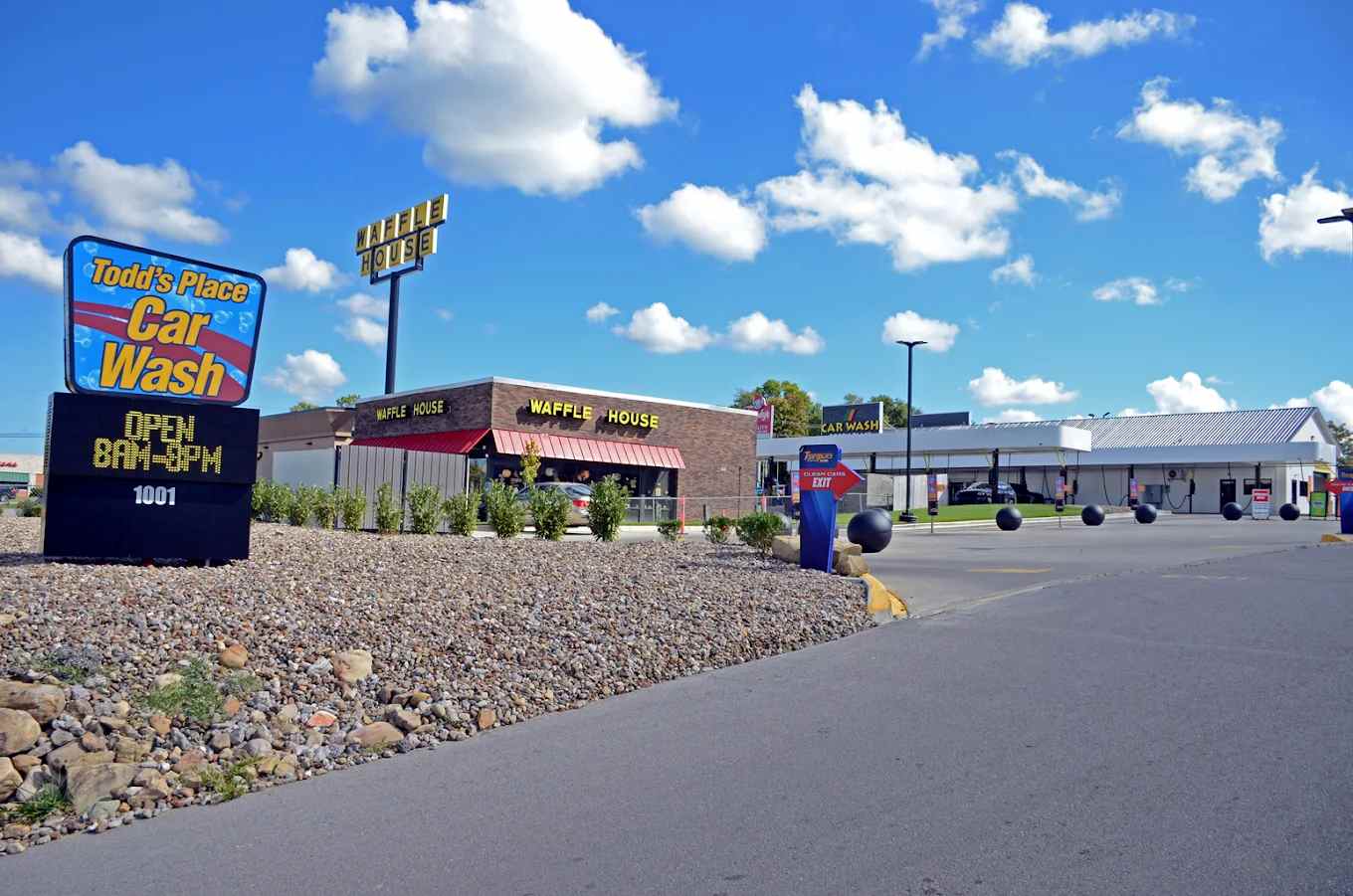Todd's Place Express Car Wash - La Grange