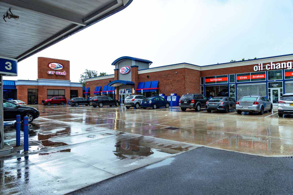 Delta Sonic - 990 West Ridge Road
