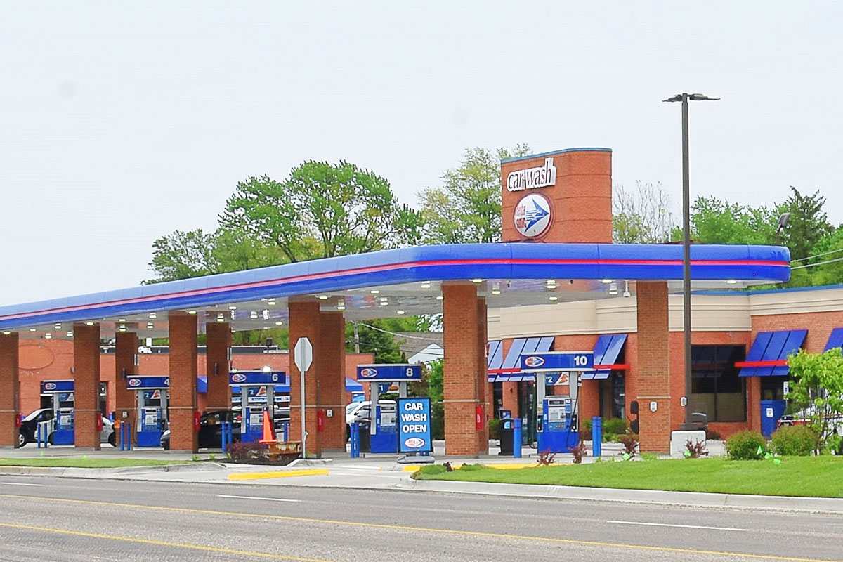 Delta Sonic - 1415 Ogden Avenue