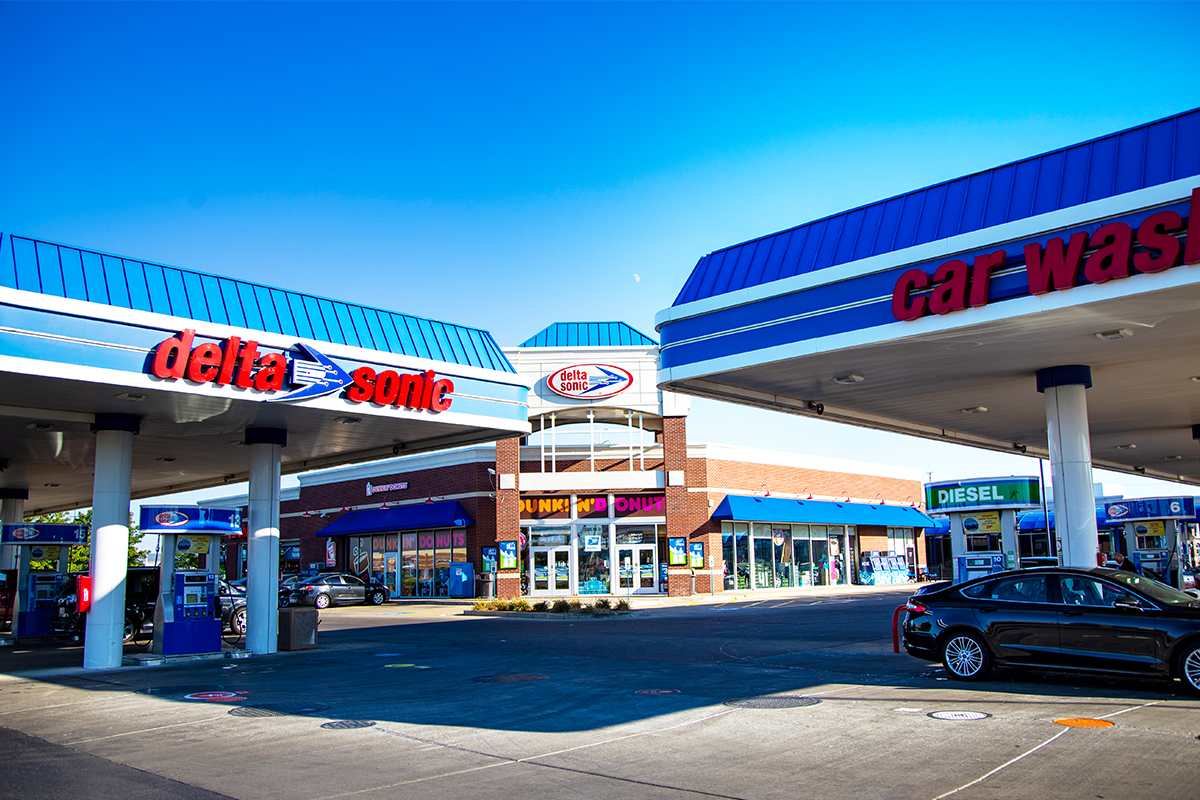 Delta Sonic - 1780 N Aurora Rd