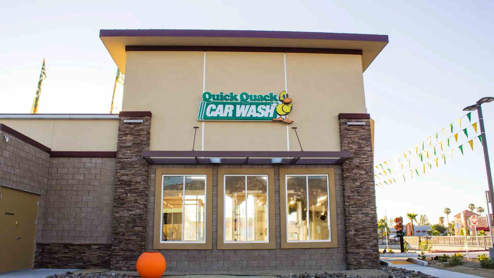 Quick Quack Car Wash - Cathedral City Ramon