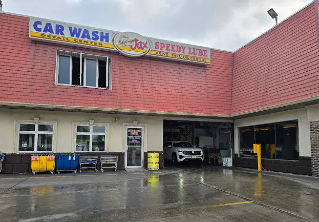 Russell Speeder's Car Wash - Maywood 