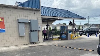Pelican Pointe Car Wash - West Bank - 569 Behrman