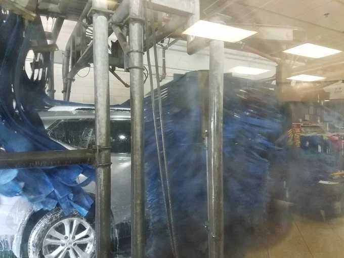 Justin's Roseville Car Wash (Full Service)- 8011 Washington Blvd