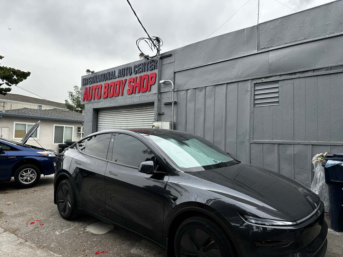 International Auto Center Body Shop - Santa Clara