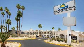 Days Inn- PHX Airport Parking