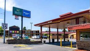 Rodeway Inn and Suites Portland Airport Parking
