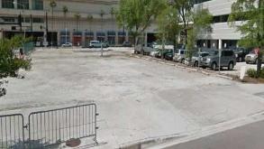 401 S Florida Ave Premium Parking P2905