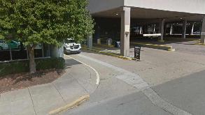500 Lee St E Parking