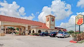 Super 8 by Wyndham HOU Airport Parking