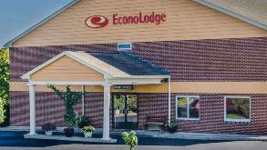 2165 Lincoln Highway East Parking