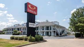 879 Mississippi Drive Parking