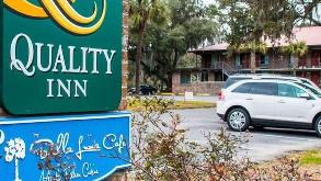 863 Sea Island Parkway Parking