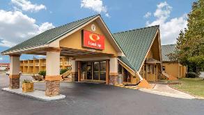 Econo Lodge_102 Valley Dr Parking