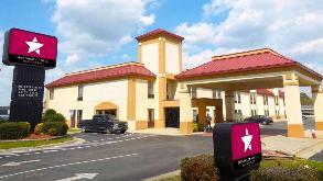 1031 Carolina Ave Parking