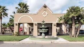 5224 IH 37 North Navigation Blvd Parking
